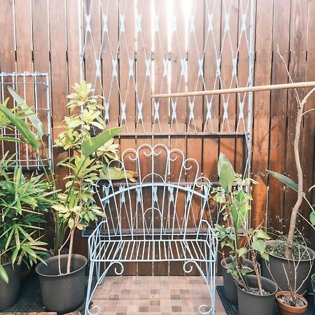 South Gate Home Stay Tainan Extérieur photo