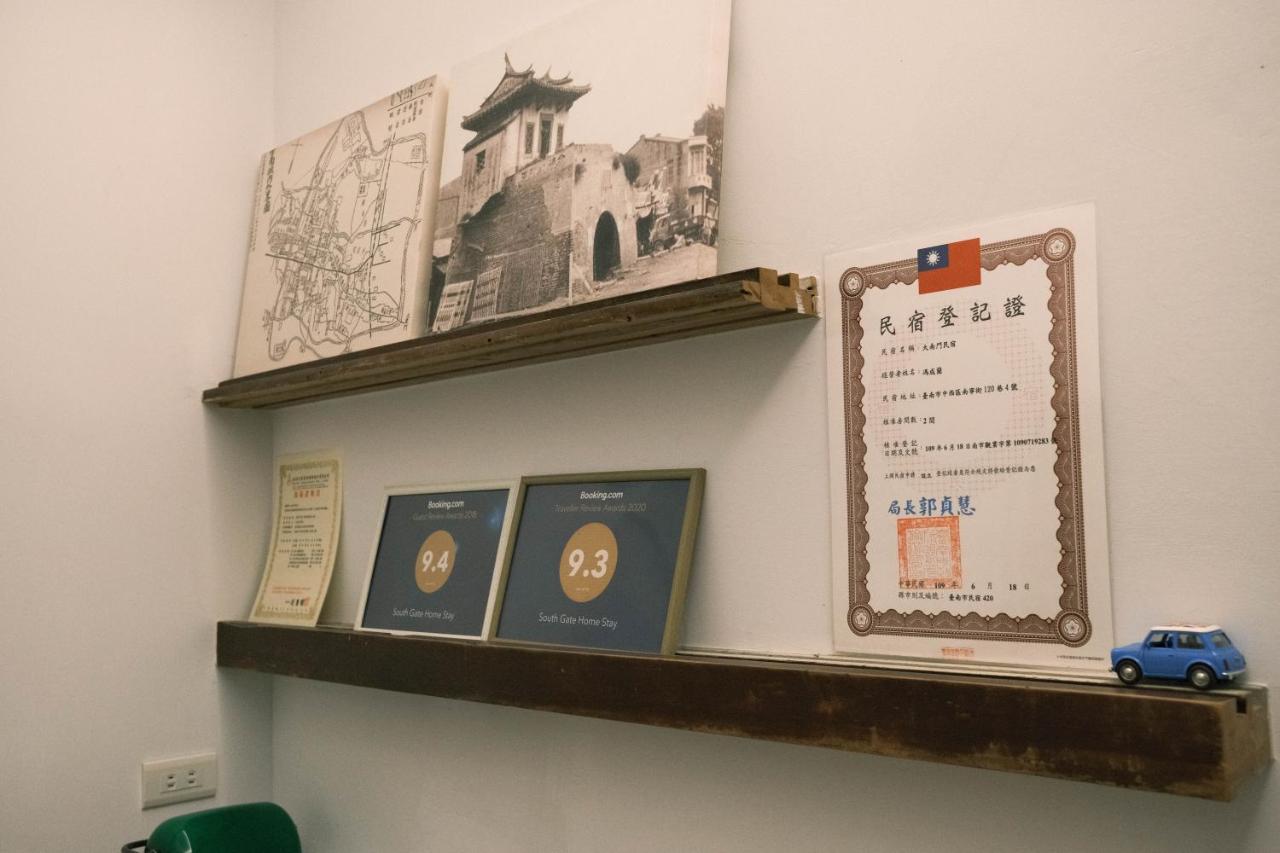 South Gate Home Stay Tainan Extérieur photo