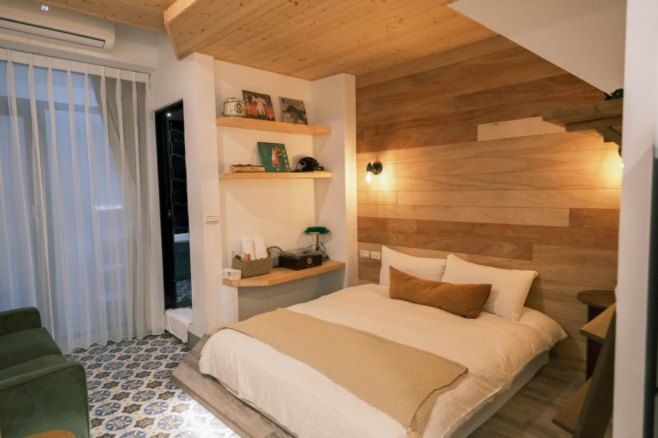 South Gate Home Stay Tainan Extérieur photo