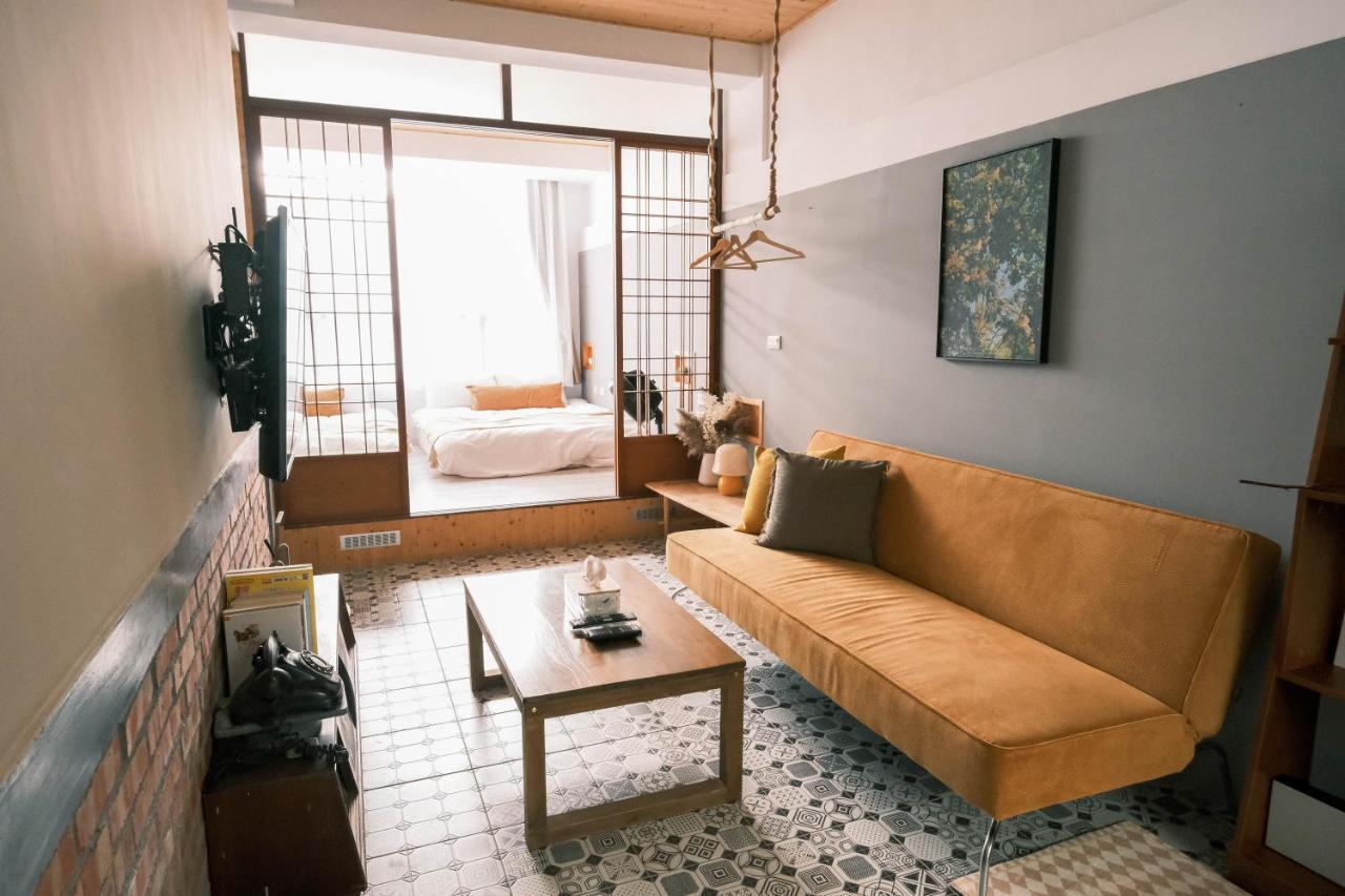 South Gate Home Stay Tainan Extérieur photo