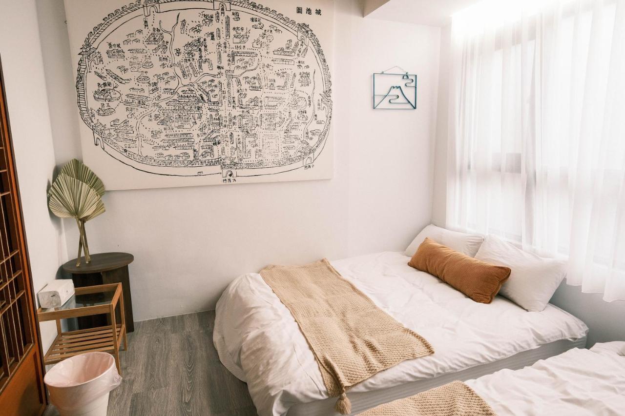 South Gate Home Stay Tainan Extérieur photo