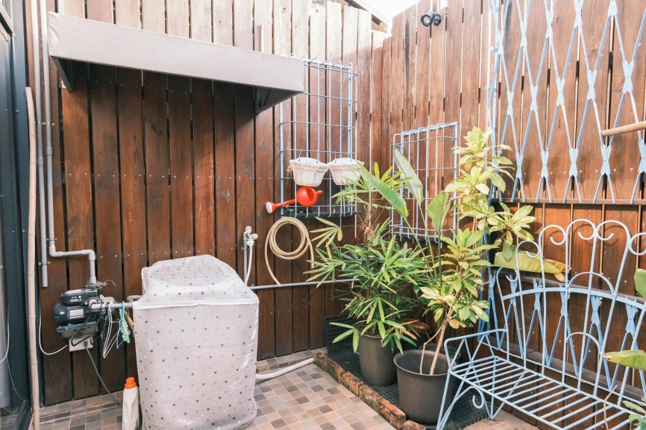 South Gate Home Stay Tainan Extérieur photo