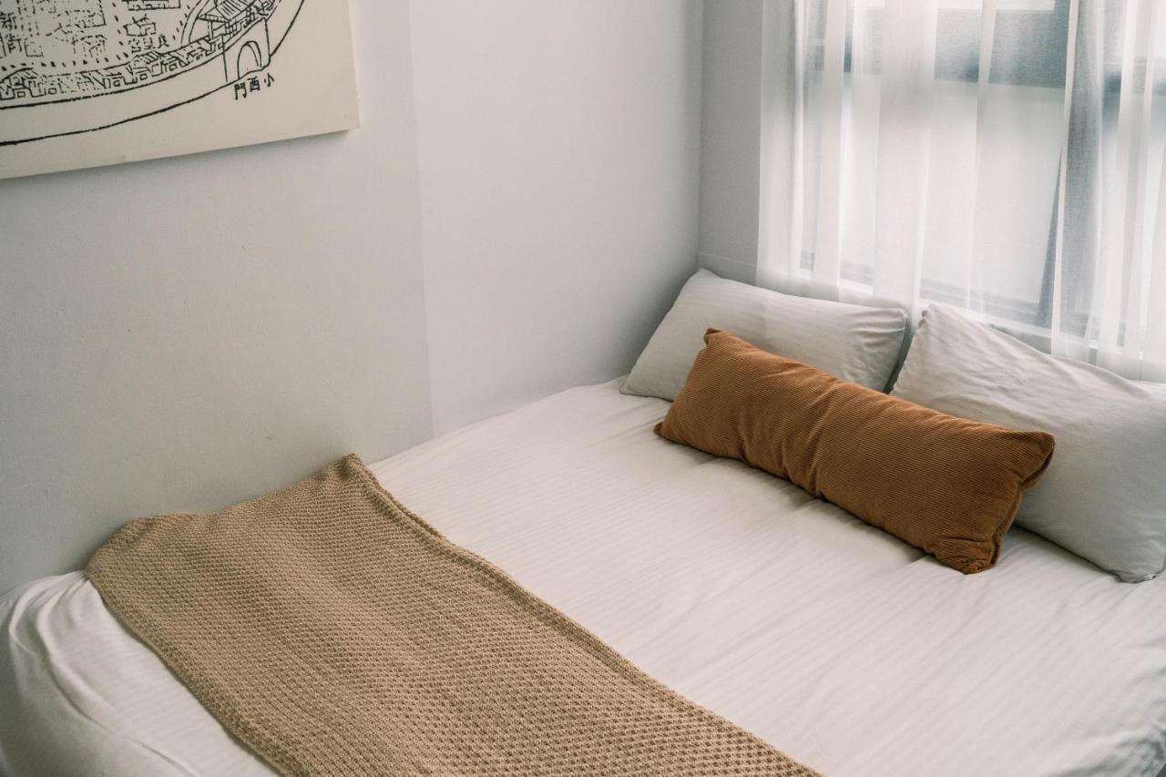 South Gate Home Stay Tainan Extérieur photo